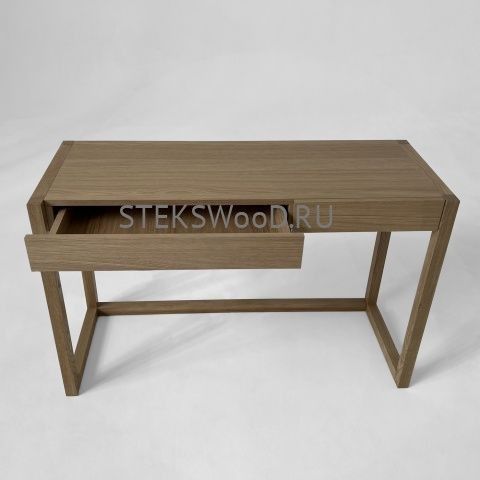 Лёгкий письменный стол из массива "ОРИОН"
